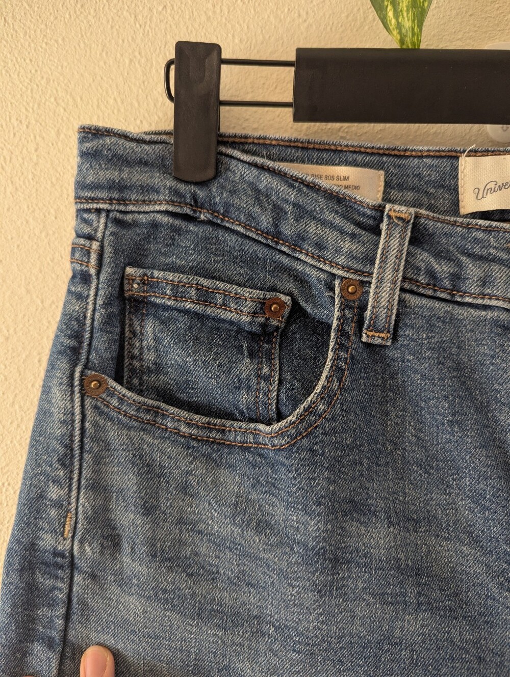 Universal Thread Medium Wash Cutoffs - Picture 4 of 9